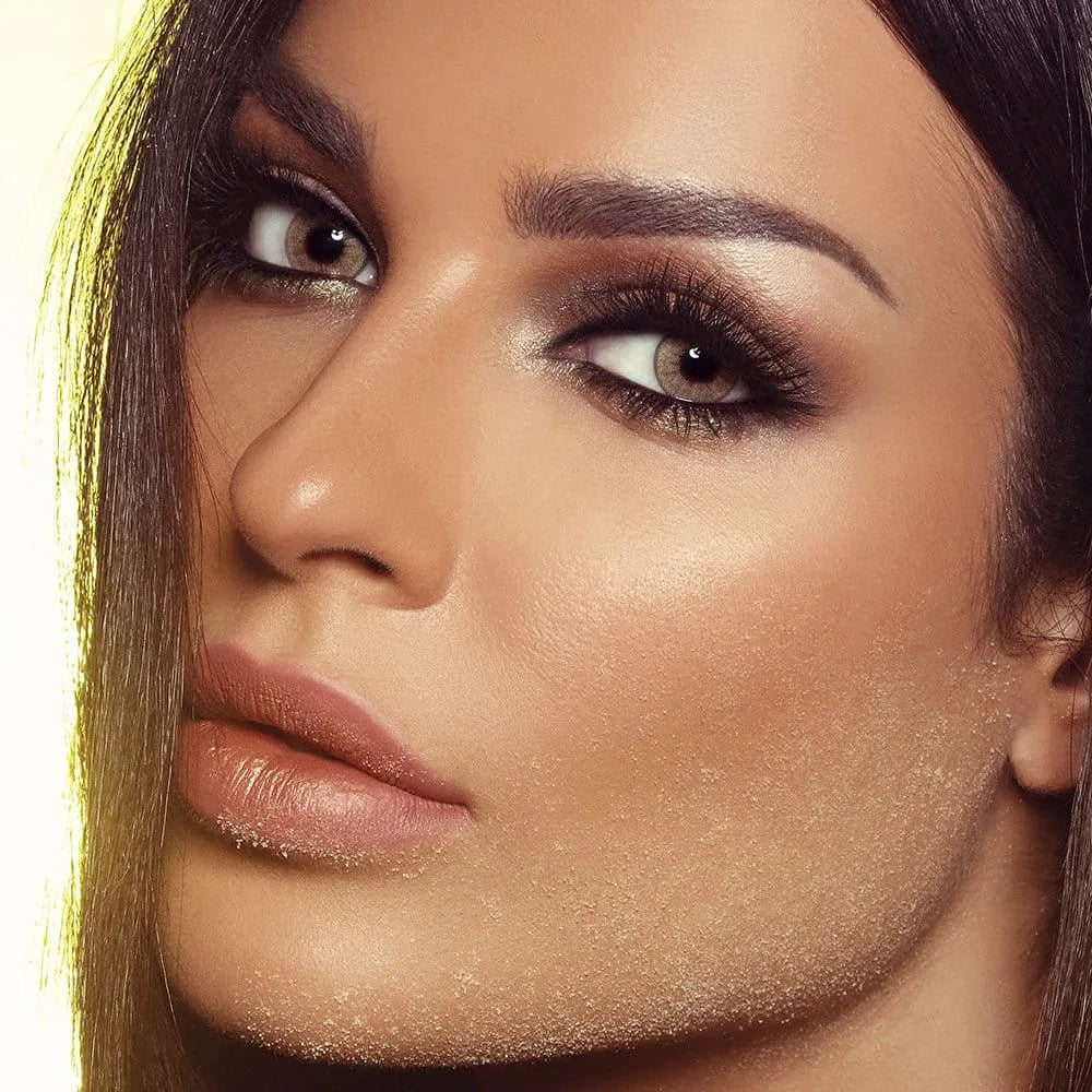 Close-up of a woman's face with makeup Bella One Day Hazel Beige